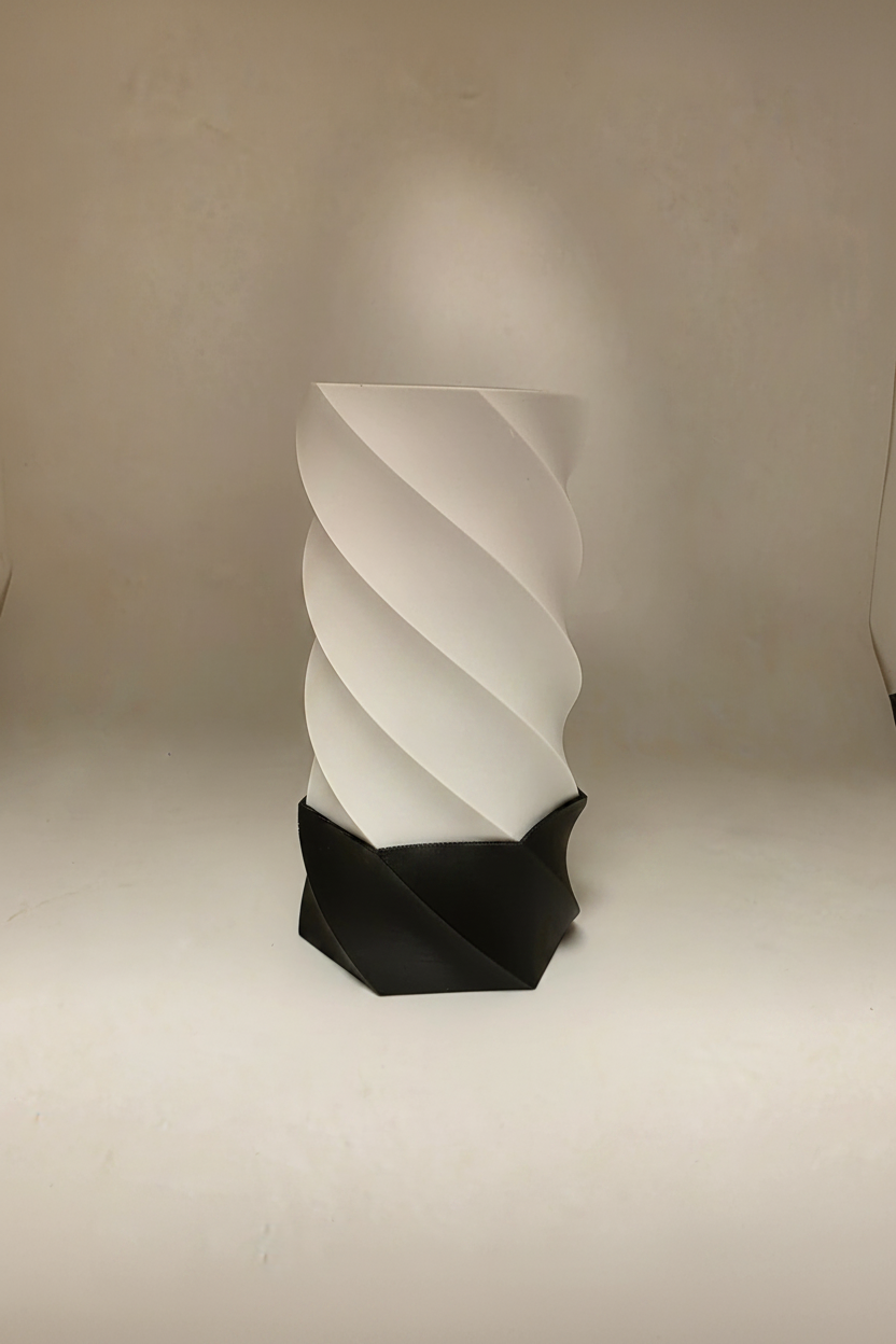Teelichthalter Twisted Spiral – unbeleuchtet