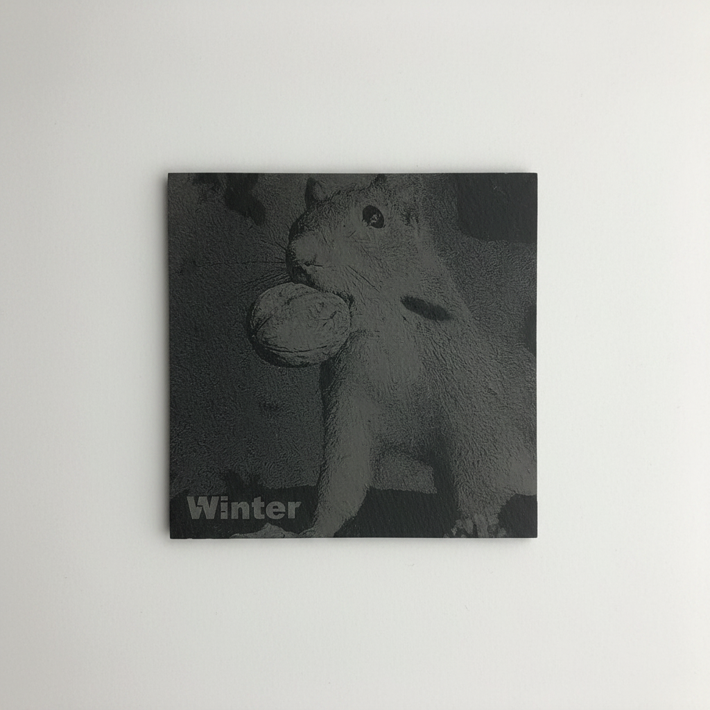 Schiefer-Untersetzer Winter Eichhörnchen – Lasergravur | Coldfinger 3D